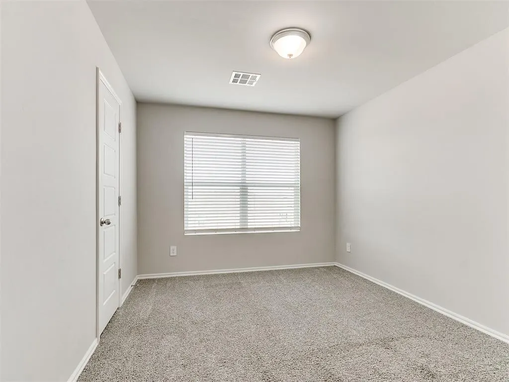 Photo 38 — 10516 NW 24th Street, Yukon, OK 73099