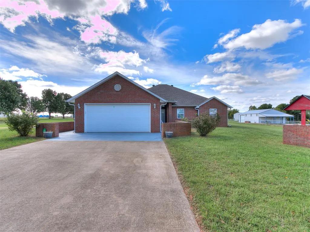 Front exterior — 1 Weston Road, Shawnee, OK 74804