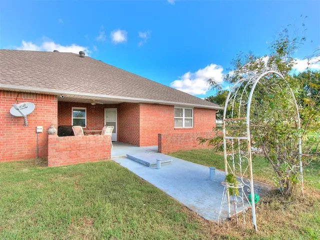 Photo 6 — 1 Weston Road, Shawnee, OK 74804