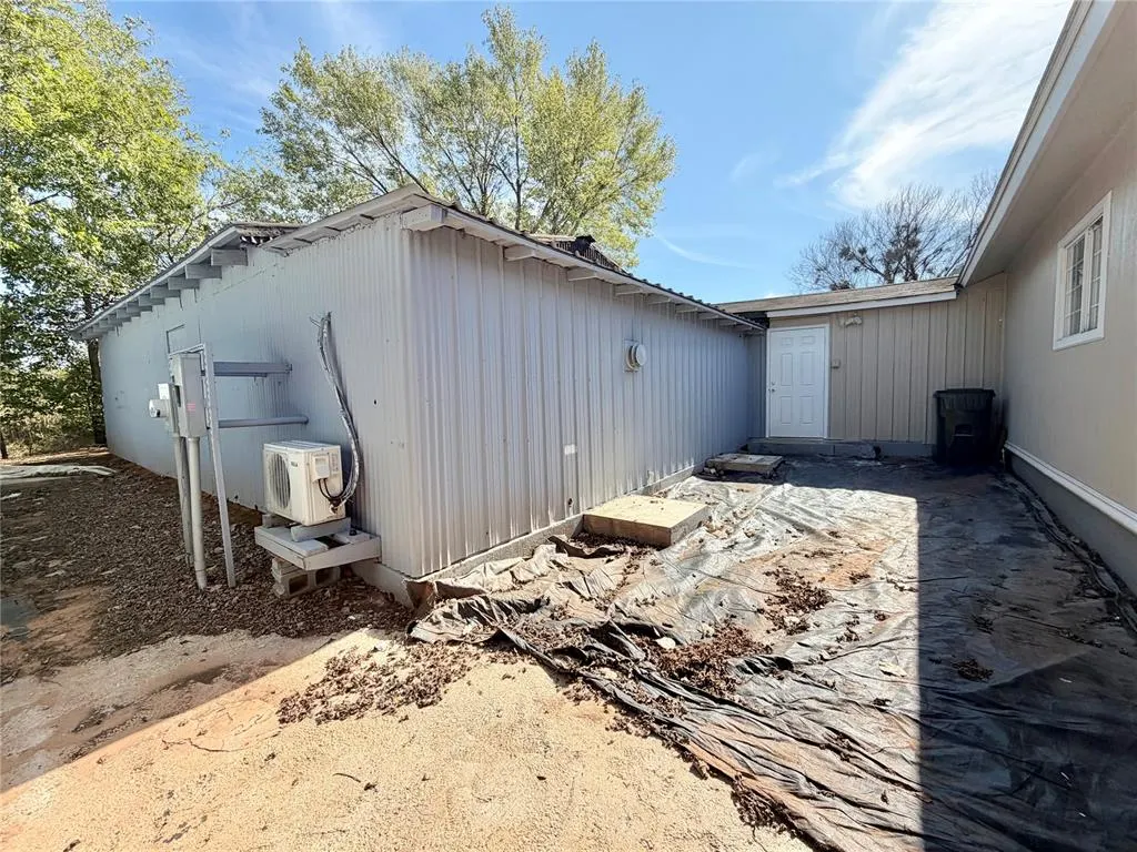 Photo 23 — 102480 S 3520 Road, Prague, OK 74864