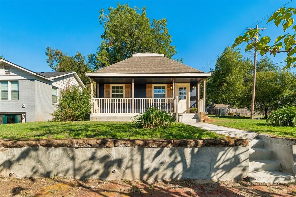 Photo 2 — 314 W Springer Avenue, Guthrie, OK 73044