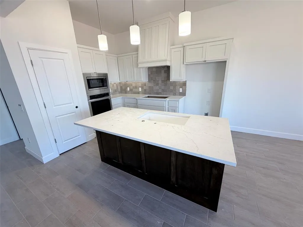 Photo 3 — 19501 Birchfield Drive, Edmond, OK 73012