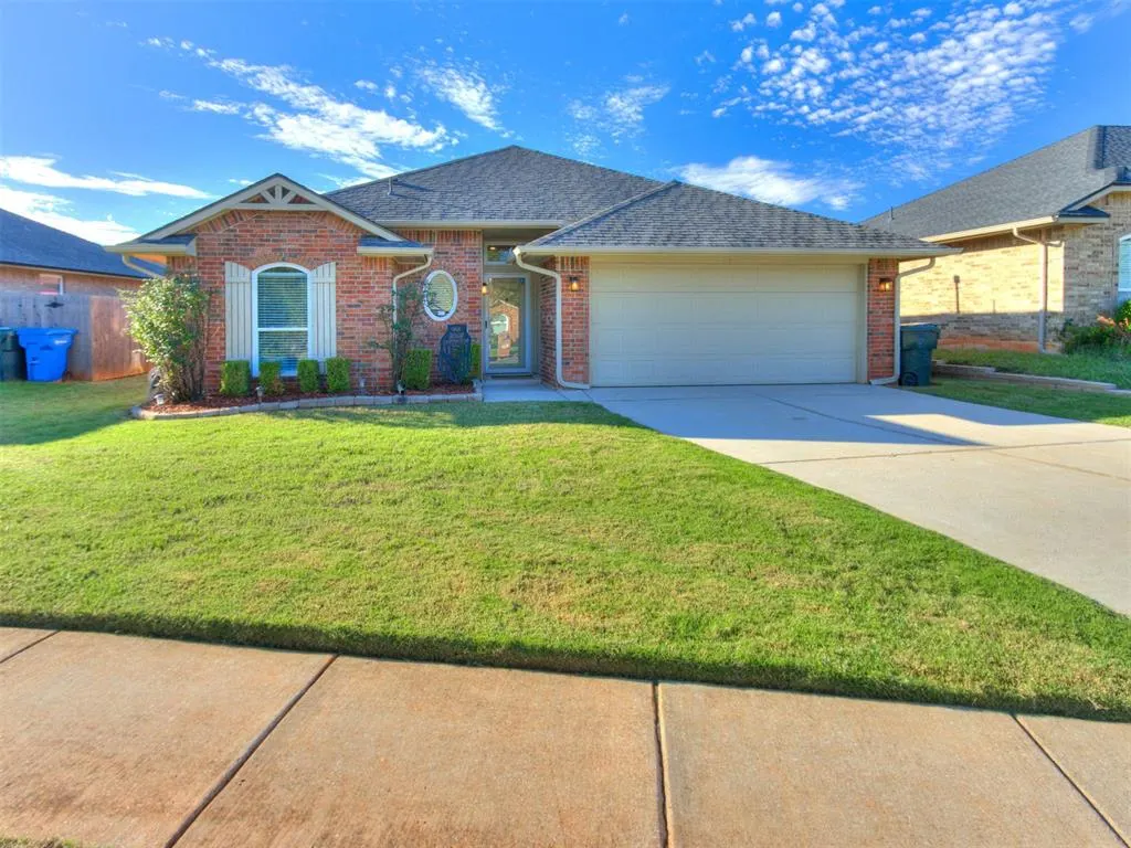 Front exterior — 10820 Turtlewood Drive, Midwest City, OK 73130
