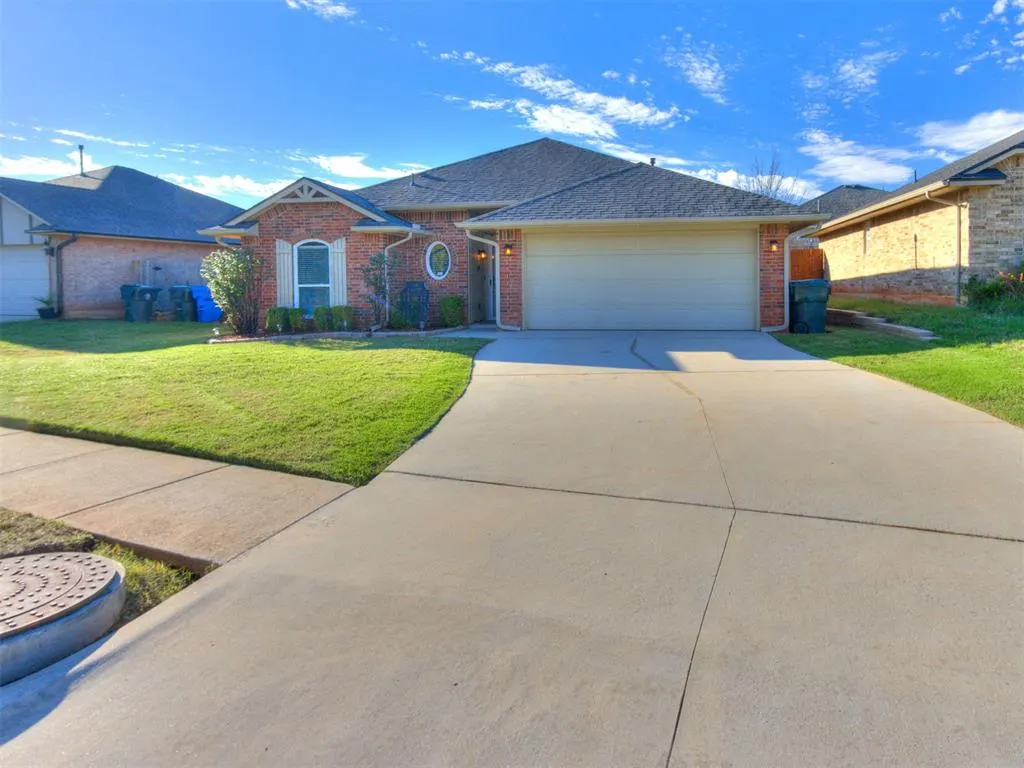 Photo 2 — 10820 Turtlewood Drive, Midwest City, OK 73130