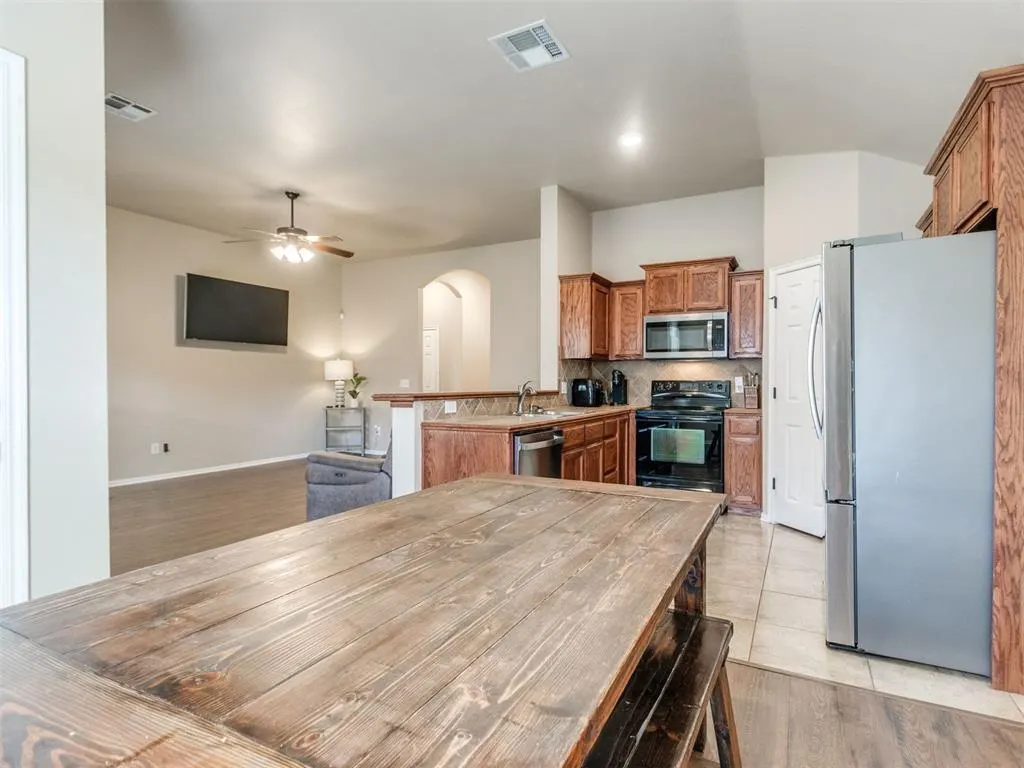 Photo 9 — 10820 Turtlewood Drive, Midwest City, OK 73130