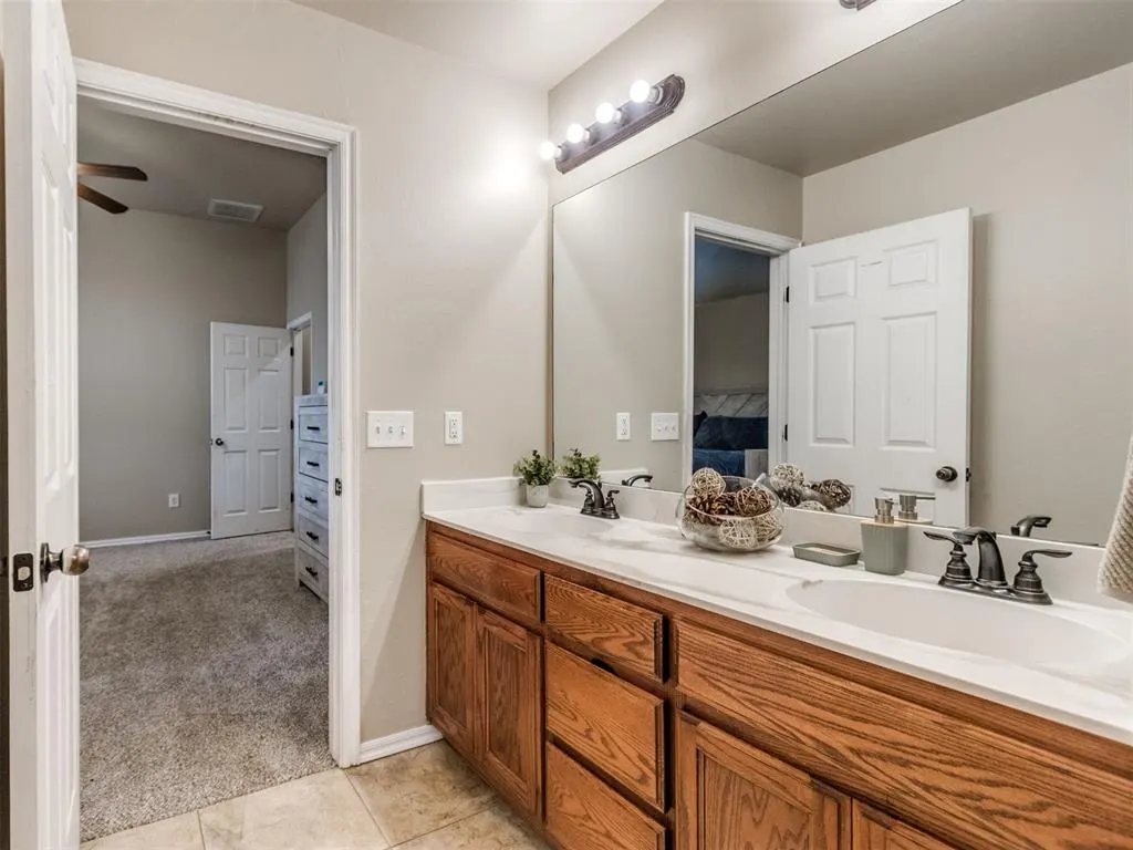 Photo 19 — 10820 Turtlewood Drive, Midwest City, OK 73130