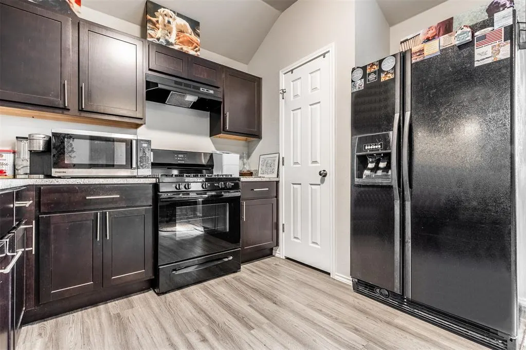 Photo 7 — 9920 Black Bear Trail, Yukon, OK 73099