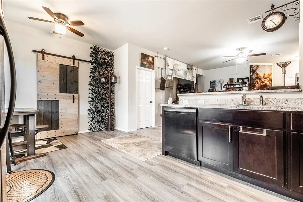 Photo 8 — 9920 Black Bear Trail, Yukon, OK 73099