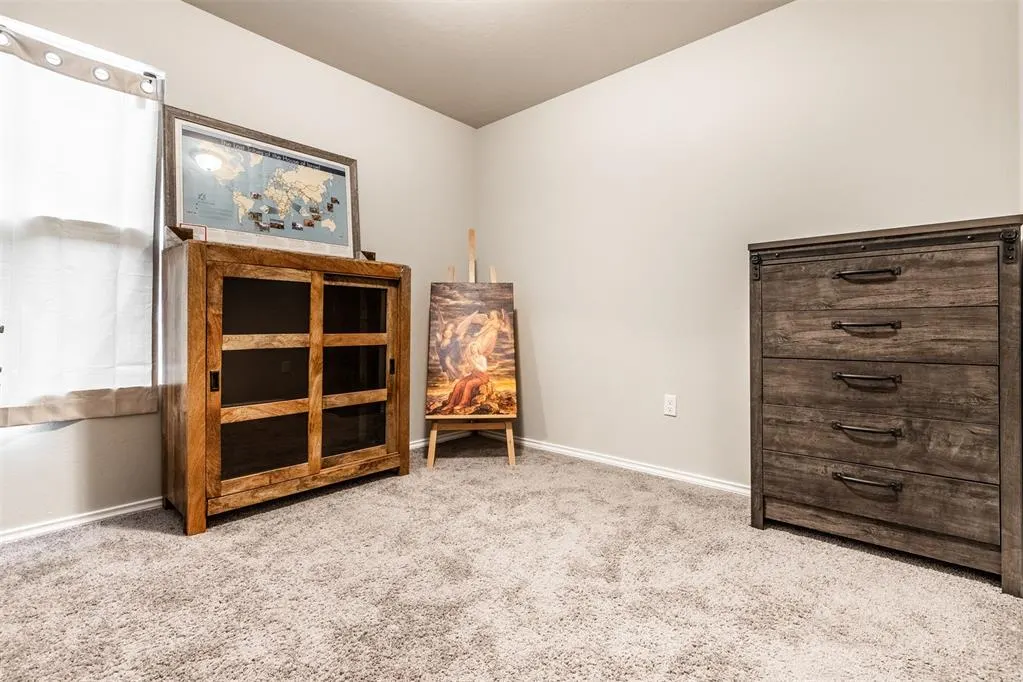 Photo 9 — 9920 Black Bear Trail, Yukon, OK 73099