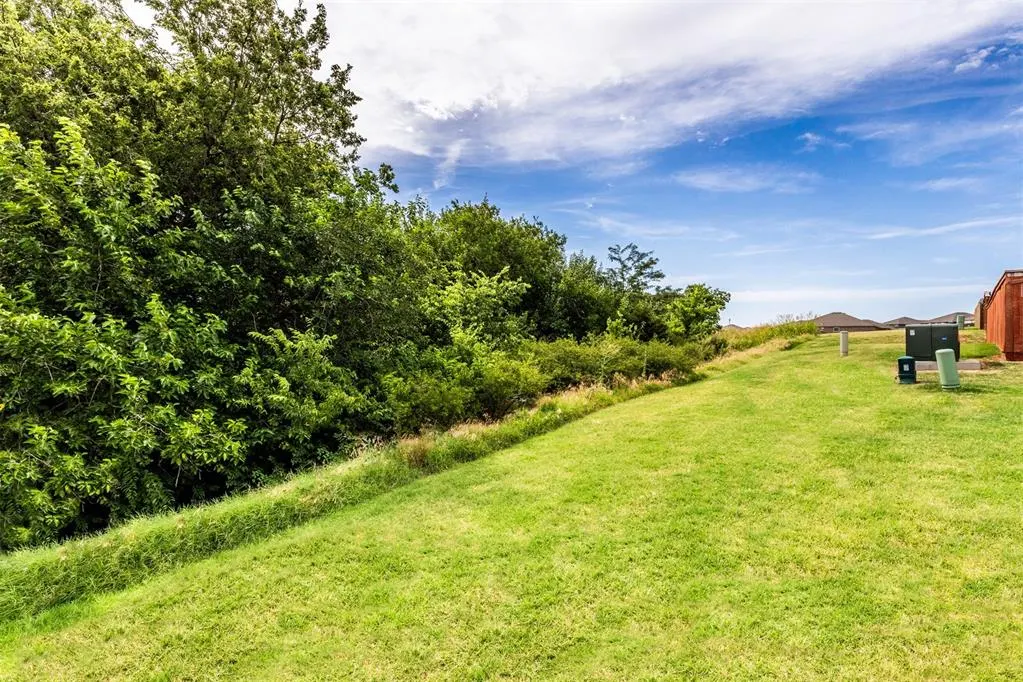 Photo 16 — 9920 Black Bear Trail, Yukon, OK 73099