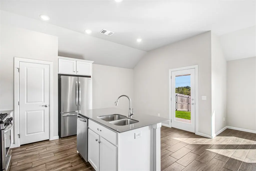 Photo 13 — 12112 Brinley Reign Drive, Yukon, OK 73099