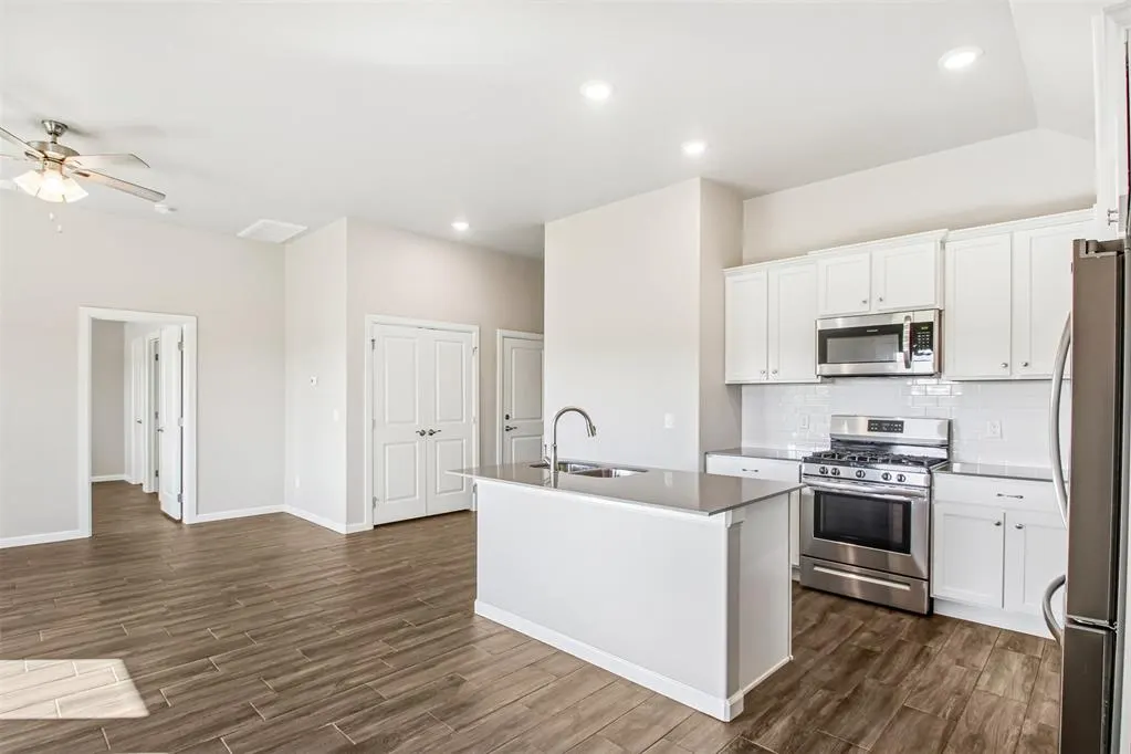 Photo 16 — 12112 Brinley Reign Drive, Yukon, OK 73099
