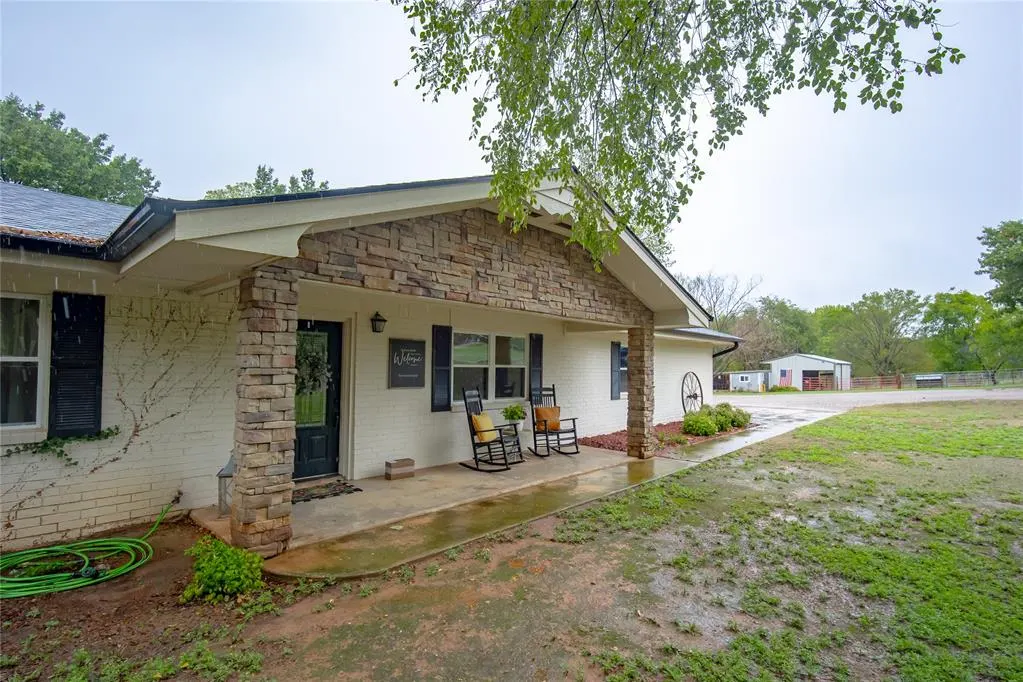 Photo 2 — 10801 Beaver Lane, Lindsay, OK 73052