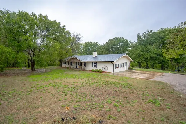 Photo 5 — 10801 Beaver Lane, Lindsay, OK 73052