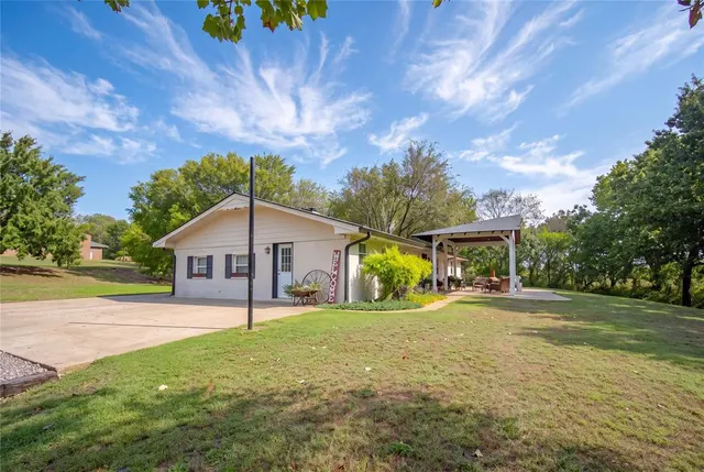 Photo 6 — 10801 Beaver Lane, Lindsay, OK 73052