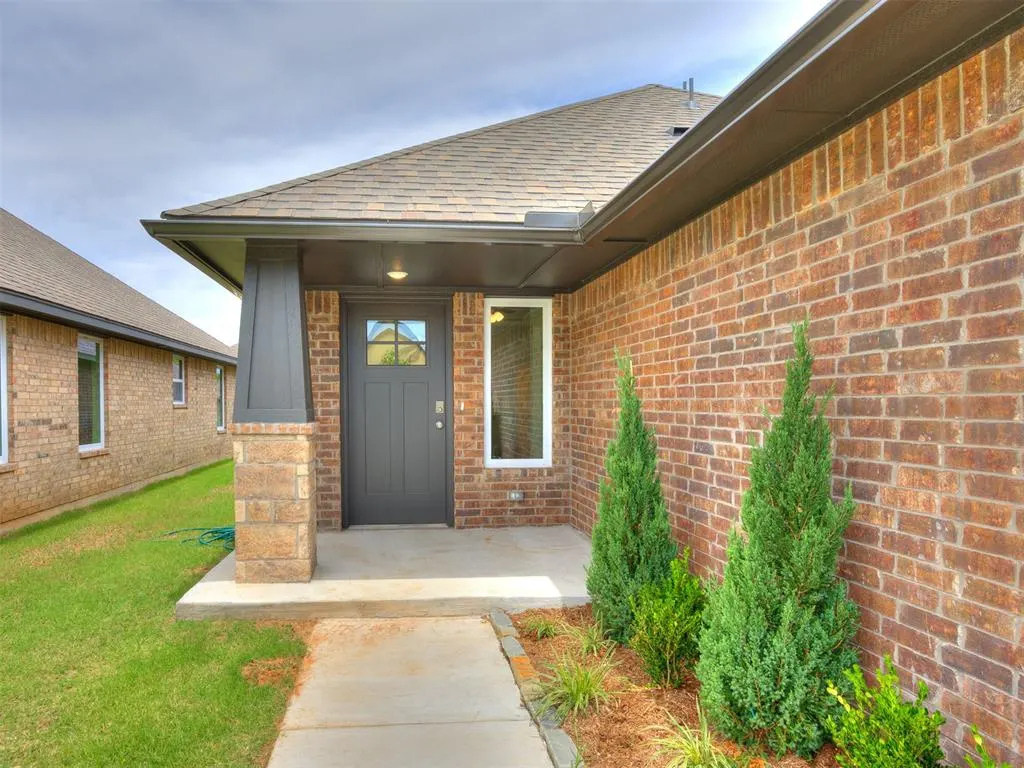 Photo 3 — 1101 SW 139th Terrace, Oklahoma City, OK 73170