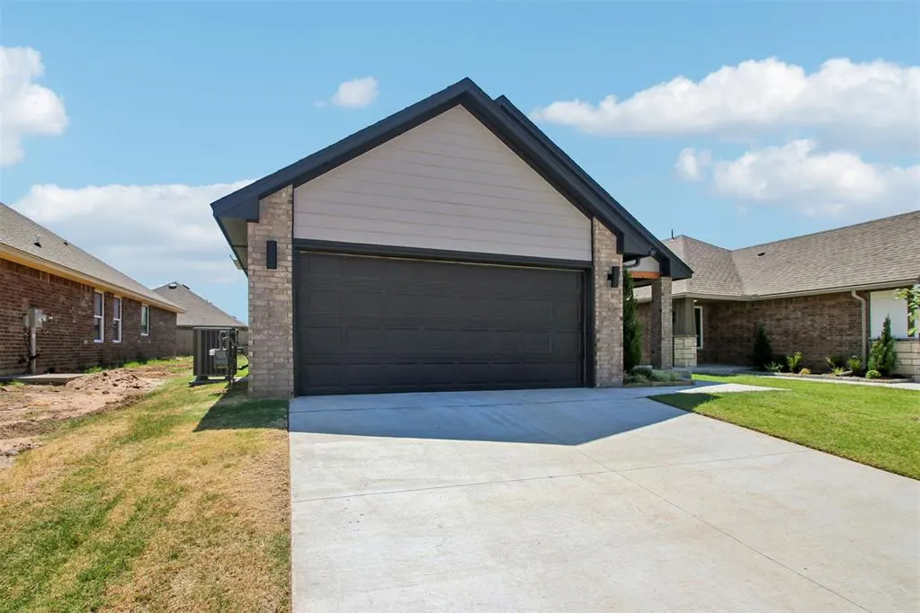 Photo 3 — 1100 SW 139th Terrace, Oklahoma City, OK 73170