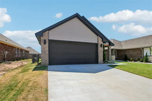 Photo 3 — 1100 SW 139th Terrace, Oklahoma City, OK 73170