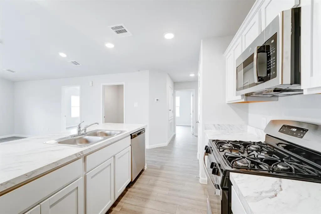 Photo 2 — 1103 Magnolia Drive, Shawnee, OK 74804