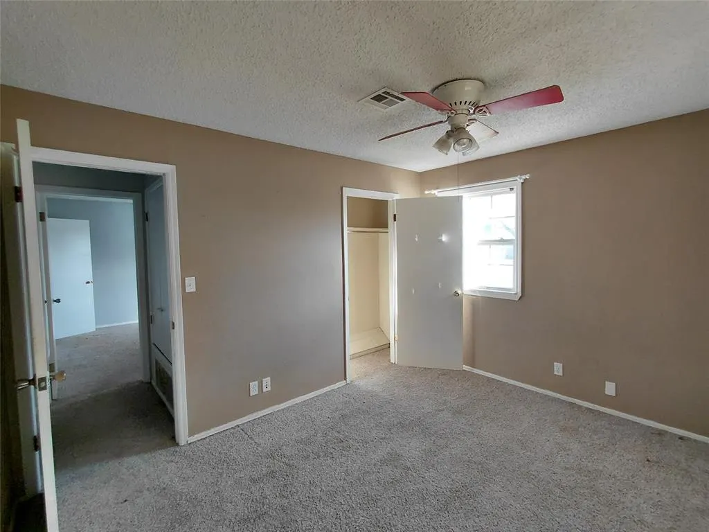 Photo 10 — 320 McKinley Avenue, Calumet, OK 73014