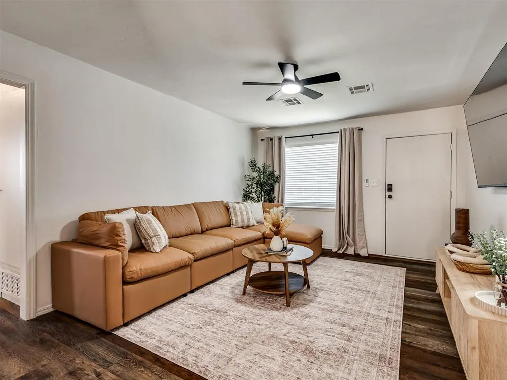 Photo 3 — 1301 E Brooks Street, Norman, OK 73071