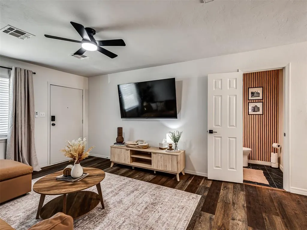 Photo 4 — 1301 E Brooks Street, Norman, OK 73071