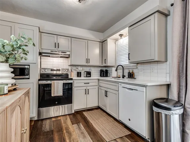 Photo 6 — 1301 E Brooks Street, Norman, OK 73071