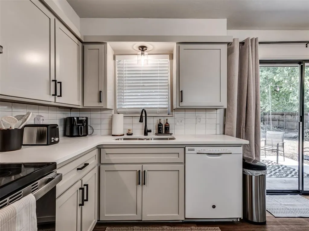 Photo 9 — 1301 E Brooks Street, Norman, OK 73071