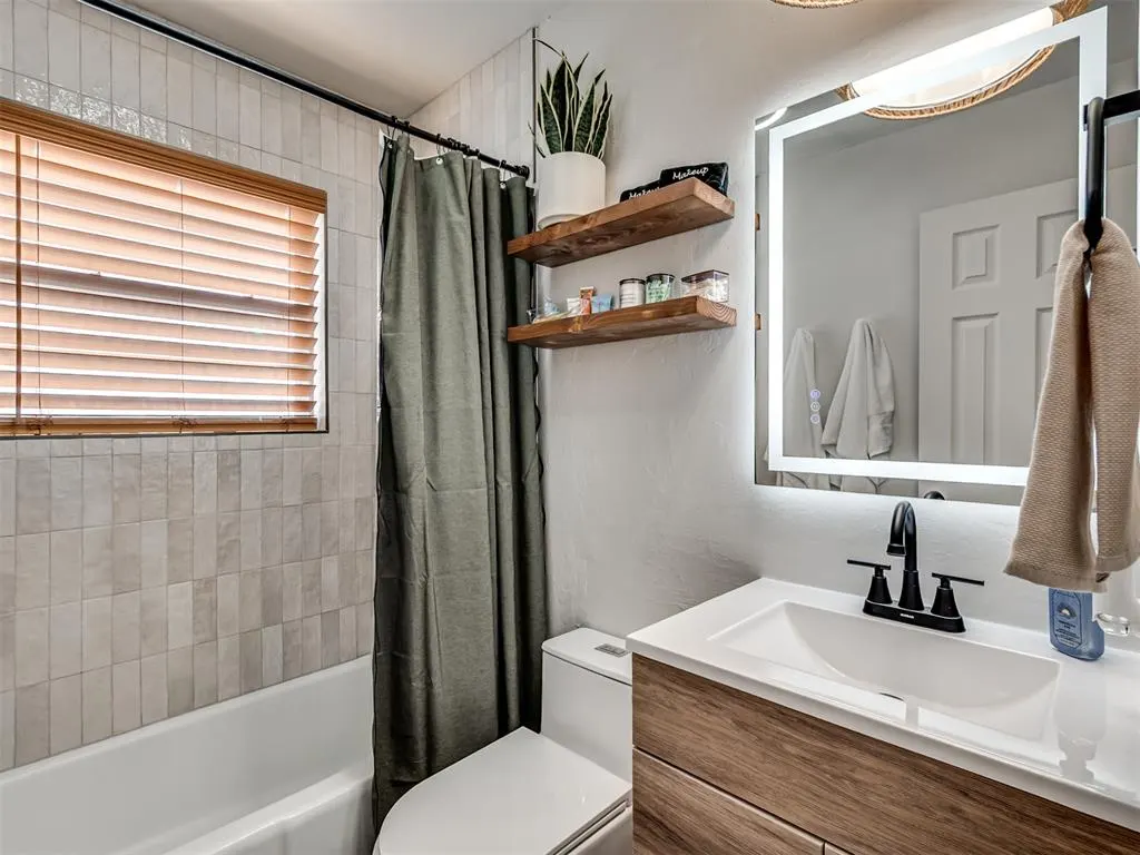 Photo 11 — 1301 E Brooks Street, Norman, OK 73071