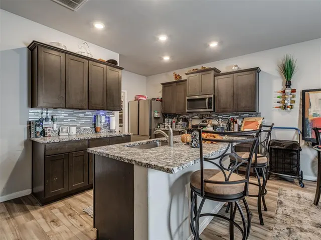Photo 4 — 2401 Scarlet Lane, El Reno, OK 73036