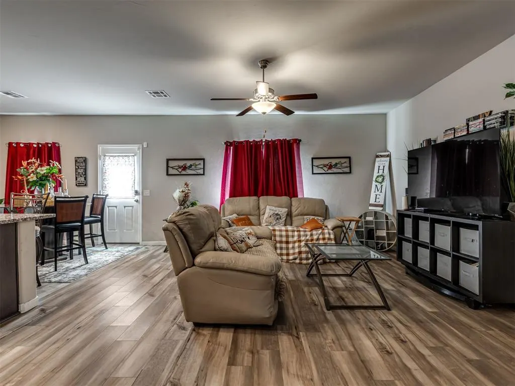 Photo 14 — 2401 Scarlet Lane, El Reno, OK 73036