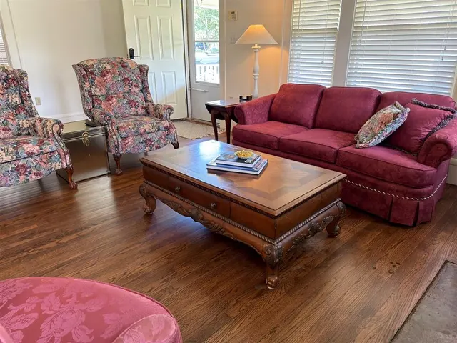Photo 3 — 1528 W Missouri Avenue, Chickasha, OK 73018