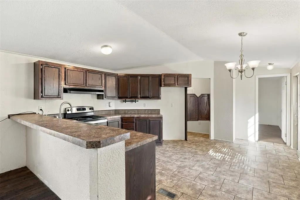 Photo 7 — 14363 SE 23rd Street, Choctaw, OK 73020