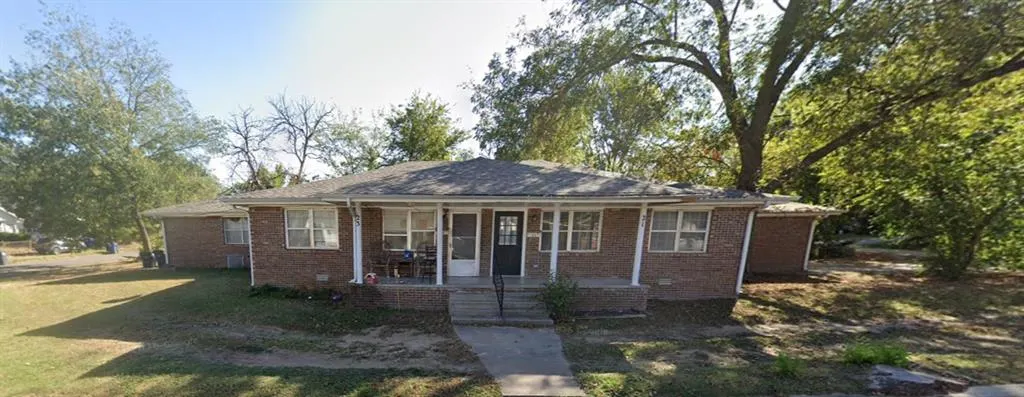 Front exterior — 21 E Wallace Street, Shawnee, OK 74801