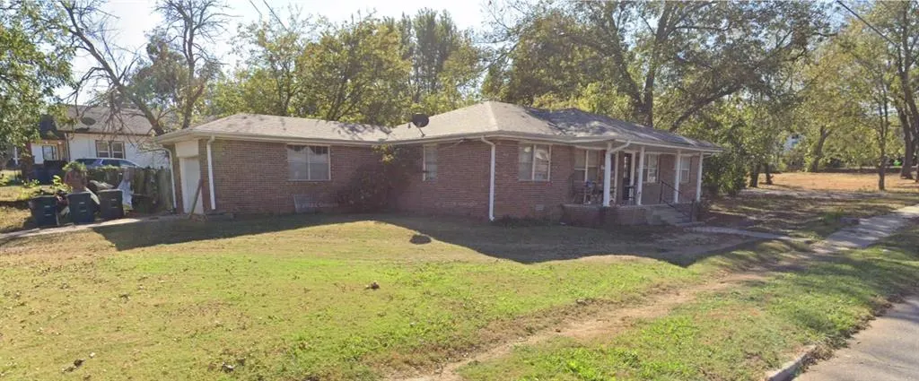 Photo 2 — 21 E Wallace Street, Shawnee, OK 74801