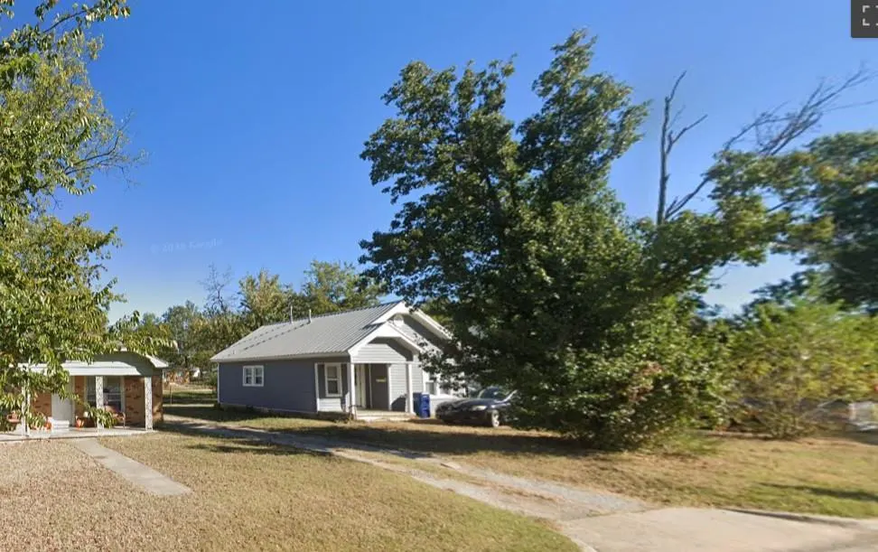 Front exterior — 214 W Rosa Street, Shawnee, OK 74804