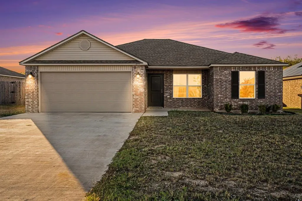 Front exterior — 695 Foxtail Drive, Newcastle, OK 73065