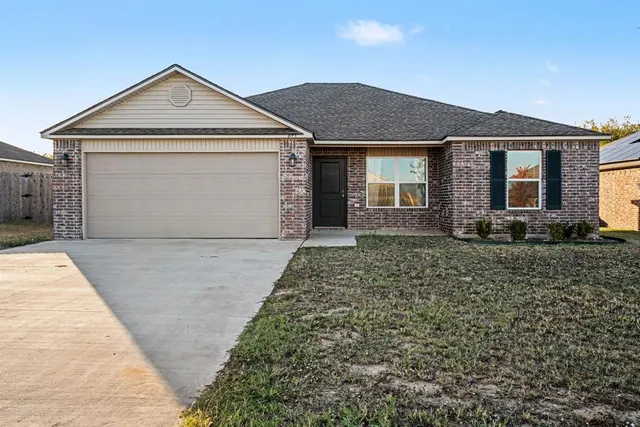 Photo 2 — 695 Foxtail Drive, Newcastle, OK 73065