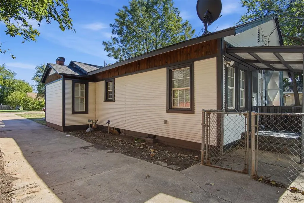 Photo 38 — 912 S 16th Street, Chickasha, OK 73018