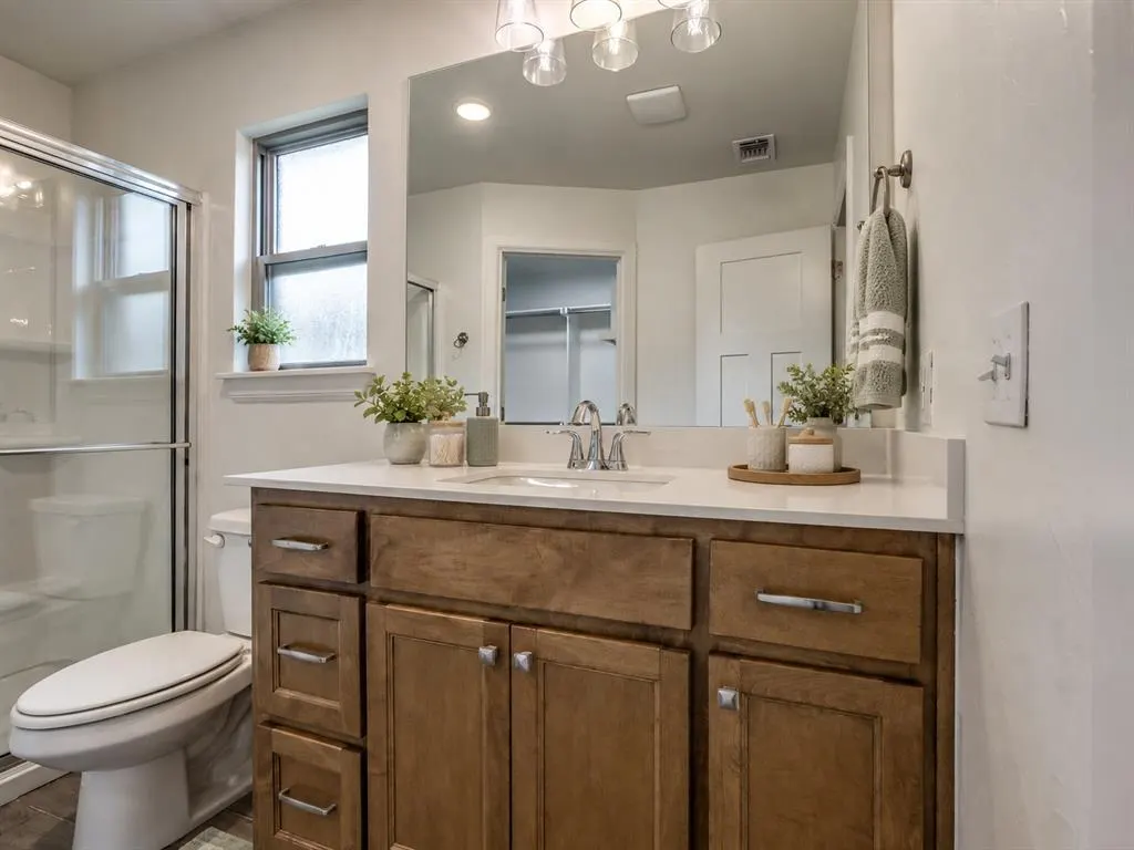 Photo 7 — 10525 NW 32nd Street, Yukon, OK 73099
