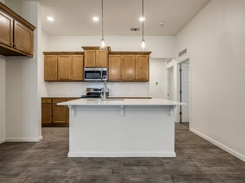Photo 19 — 10525 NW 32nd Street, Yukon, OK 73099