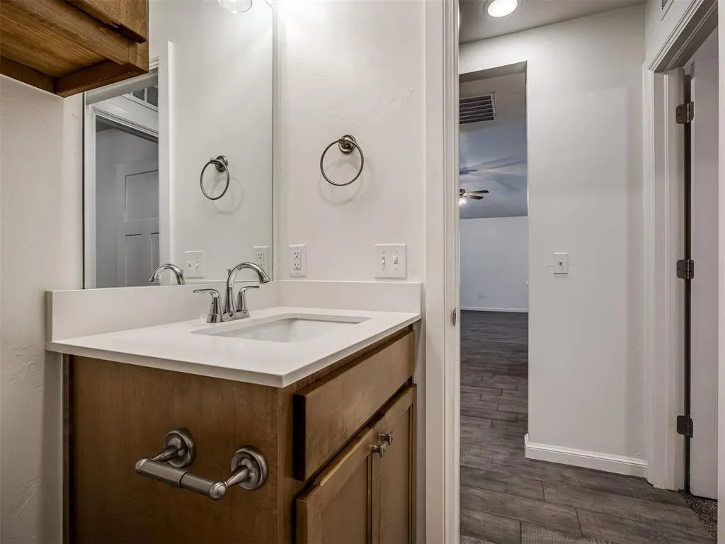 Photo 32 — 10525 NW 32nd Street, Yukon, OK 73099