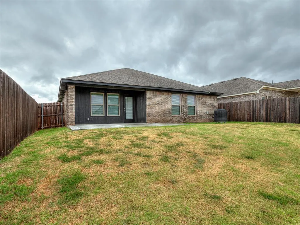 Photo 38 — 10525 NW 32nd Street, Yukon, OK 73099