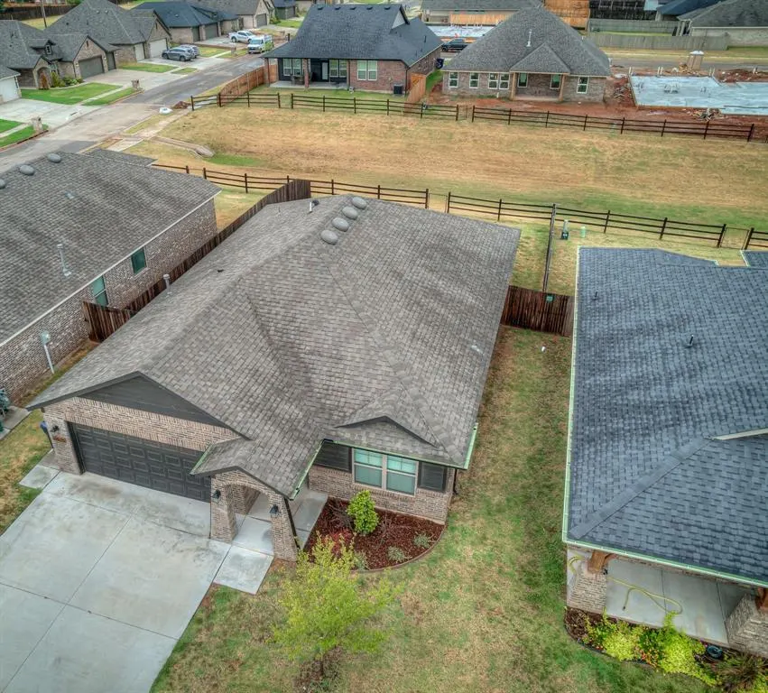 Photo 41 — 10525 NW 32nd Street, Yukon, OK 73099