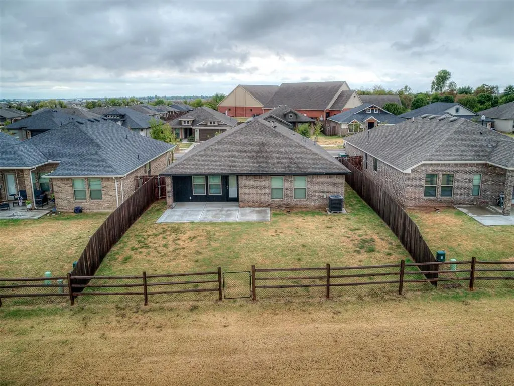 Photo 42 — 10525 NW 32nd Street, Yukon, OK 73099