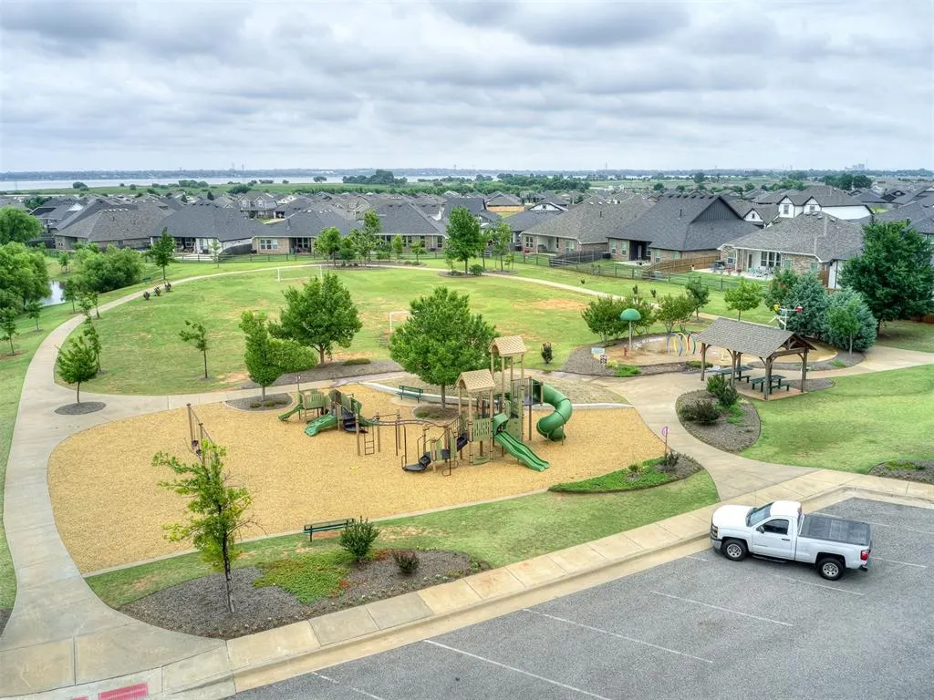 Photo 46 — 10525 NW 32nd Street, Yukon, OK 73099