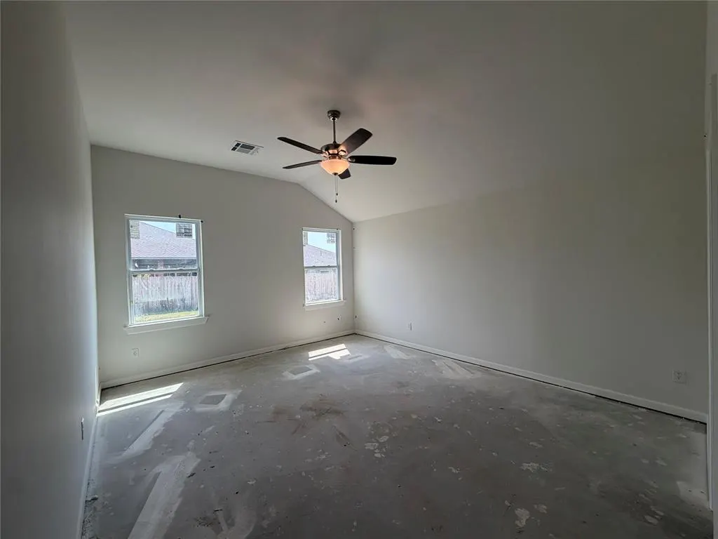 Photo 4 — 1116 Redwood Creek Drive, Yukon, OK 73099