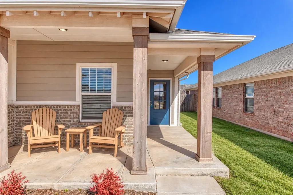 Photo 2 — 3901 NW 177th Street, Edmond, OK 73012