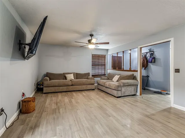Photo 6 — 409 NE 9th Street, Blanchard, OK 73010