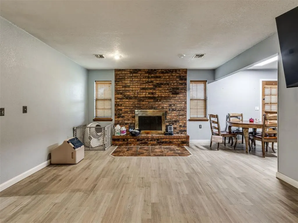 Photo 9 — 409 NE 9th Street, Blanchard, OK 73010
